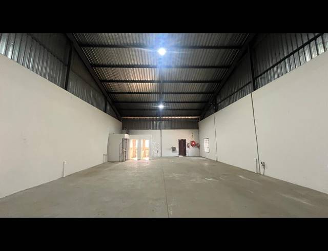 1,193M² WAREHOUSE TO LET IN WALTLOO